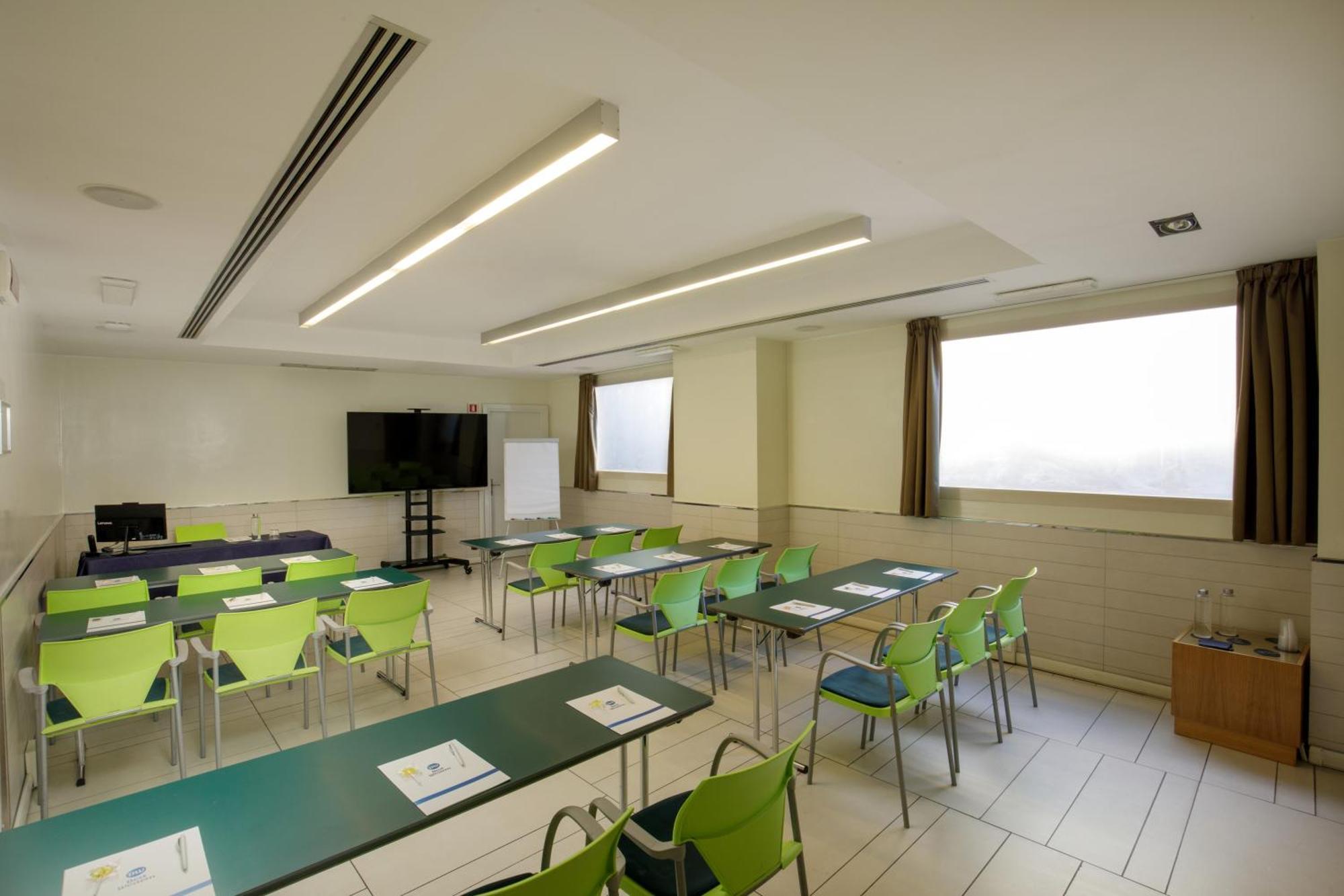 Western Globus 3* Roma