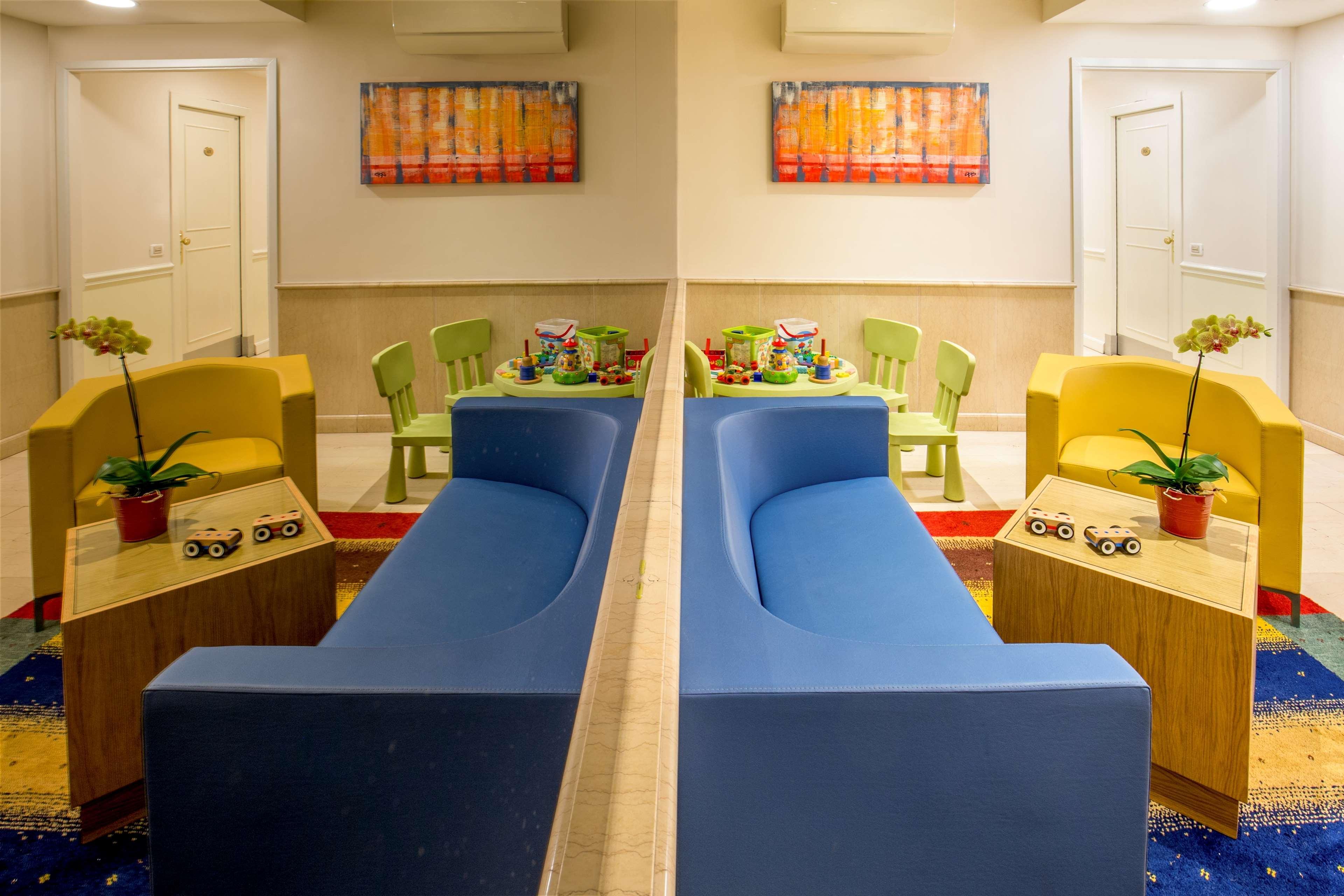 Western Globus Hotell