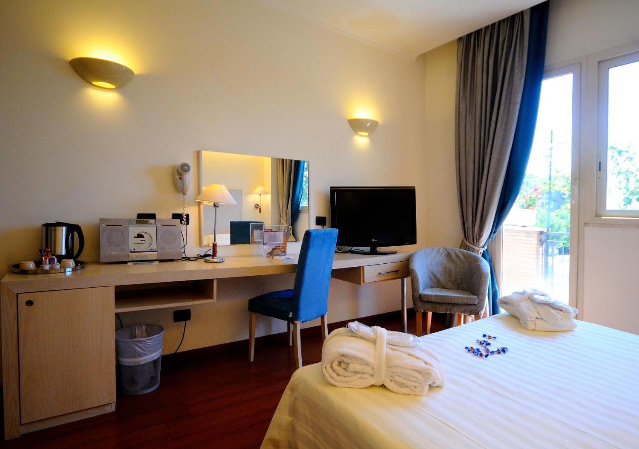 Western Globus Hotell
